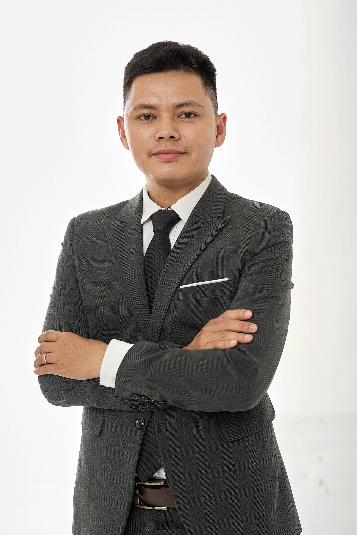 modern HR dashboard, candidate skill visualization, AI recruitment analytics, Kazakhstani office setting